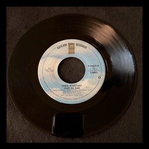 Vtg 7” vinyl single Linda Ronstadt's Hurt so Bad & Justine - 1980 Asylum Records